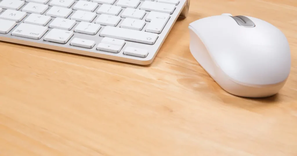 初心者におすすめのマウス5選をイメージした黒いBluetoothマウスの写真