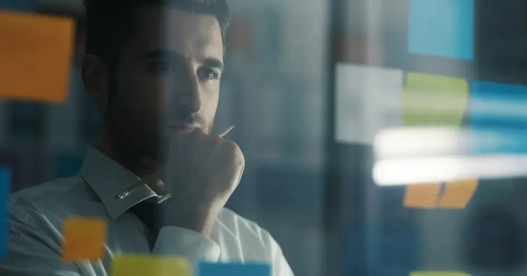 フットレスト・昇降デスク・モニターアームなど高さ調整が難しい場合の代替策をまとめた図